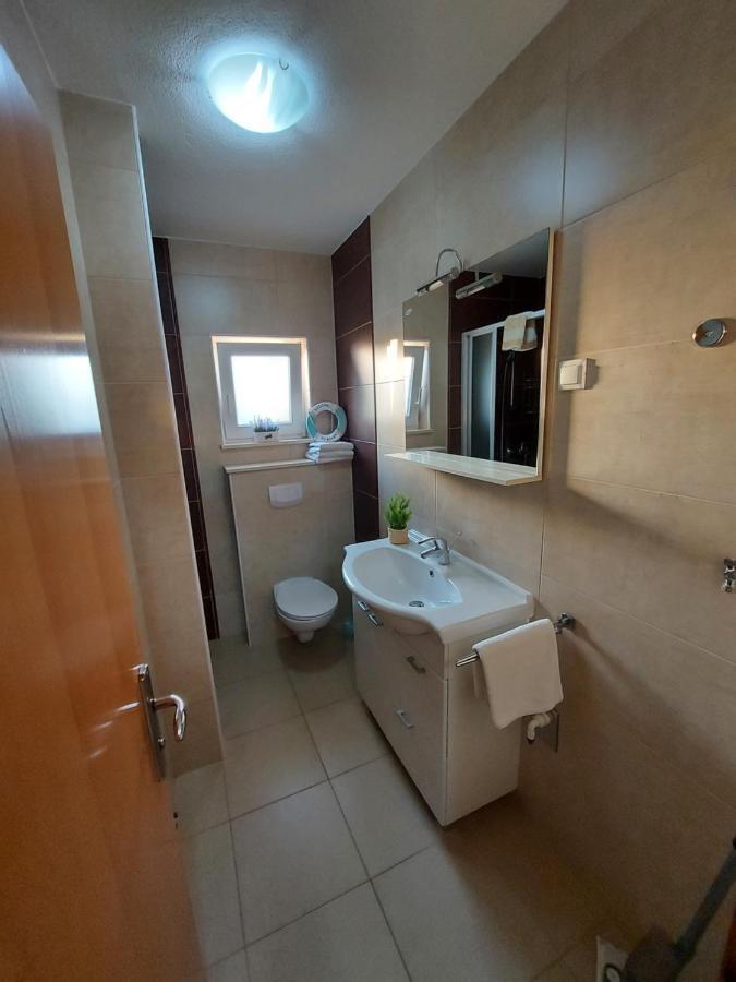 Guest House As โวดีเซ ภายนอก รูปภาพ