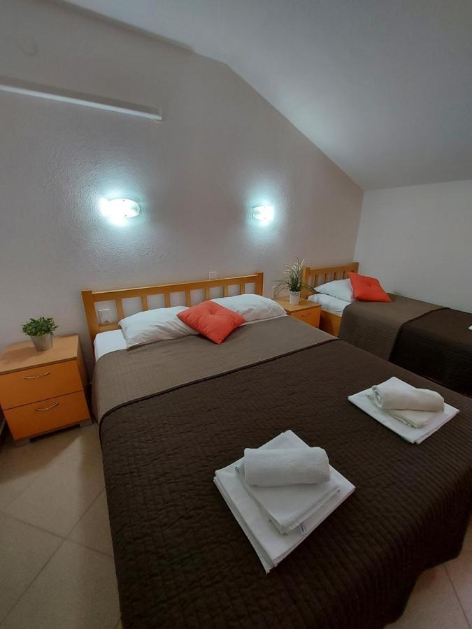 Guest House As โวดีเซ ภายนอก รูปภาพ
